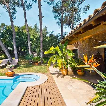 Son Duri, Pool And Views